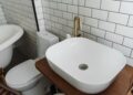 El sencillo truco de los hoteles para mantener el baño perfumado que hará que tus visitas elogien tu casa