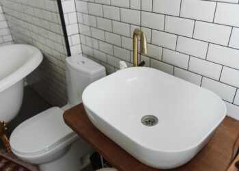 El sencillo truco de los hoteles para mantener el baño perfumado que hará que tus visitas elogien tu casa