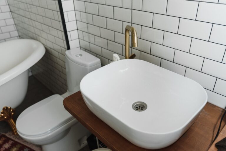 El sencillo truco de los hoteles para mantener el baño perfumado que hará que tus visitas elogien tu casa