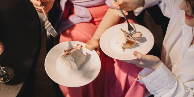Las personas que suelen comer dulces tienen esta característica a la hora de tomar decisiones, según la ciencia