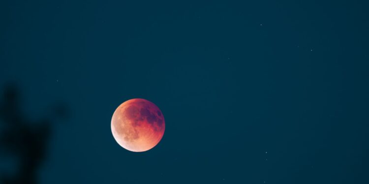 Qué hora será eclipse lunar