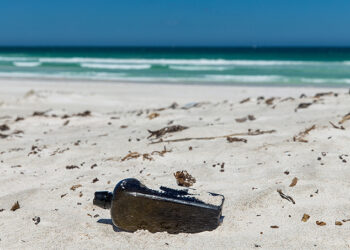 Esta botella fue lanzada al mar en 1886 y, 132 años después, una familia descubrió el mensaje que había en su interior