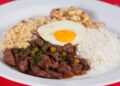 Comer más proteínas ayuda en la dieta, pero un nuevo estudio revela justamente lo contrario y advierte sobre sus riesgos