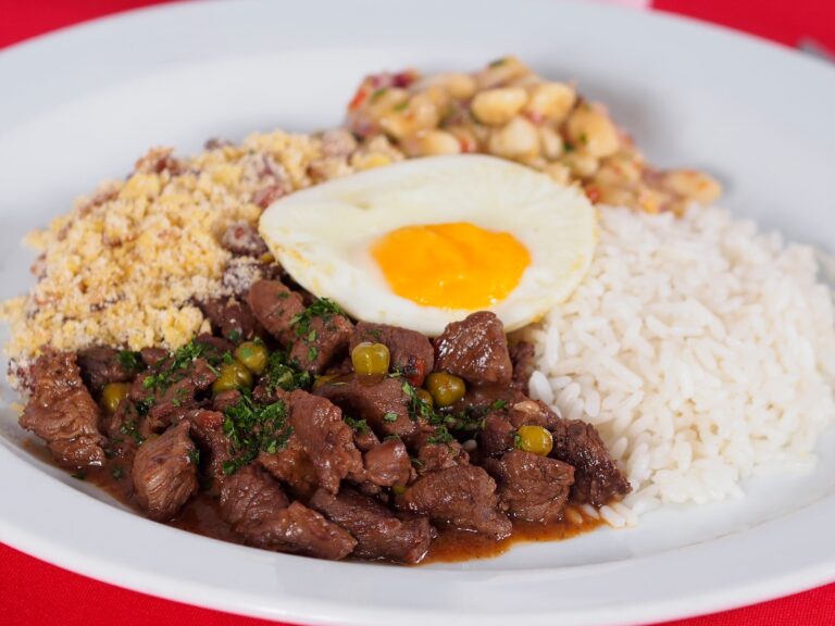 Comer más proteínas ayuda en la dieta, pero un nuevo estudio revela justamente lo contrario y advierte sobre sus riesgos