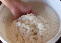 Tardé mucho tiempo en entender por qué no debería tirar el agua utilizada para lavar el arroz