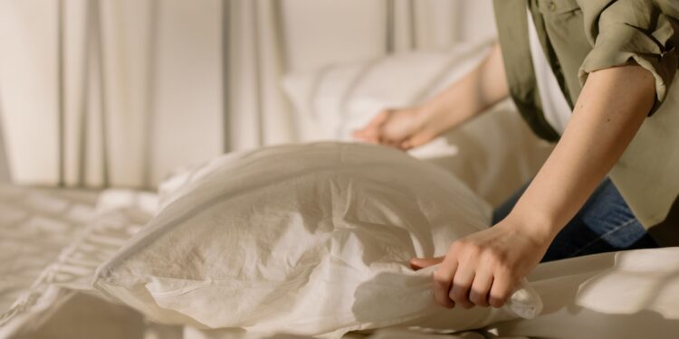 Ni cada 15 días ni mucho menos una vez al mes: este es el tiempo correcto para cambiar la funda de la almohada