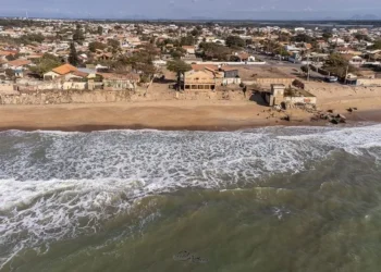 Científicos confirman que el mar avanza 5 metros al año y una ciudad entra en alerta