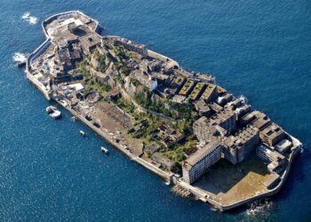 La isla de 5.259 habitantes que quedó deshabitada en apenas 90 días