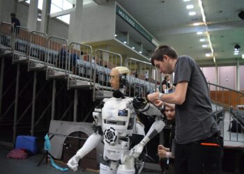 Los robots humanoides ya son una realidad y podrían convertirse en algo común en los hogares en apenas 5 años