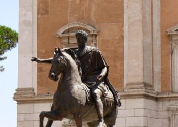 La poderosa reflexión de Marco Aurelio, filósofo romano: "La serenidad aparece cuando aceptamos lo que no podemos controlar y cuidamos aquello que está a nuestro alcance"