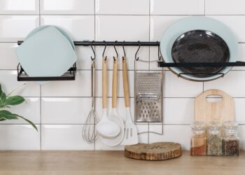 Adiós a la cerámica en la cocina: la nueva tendencia para 2026 es más ligera y fácil de limpiar