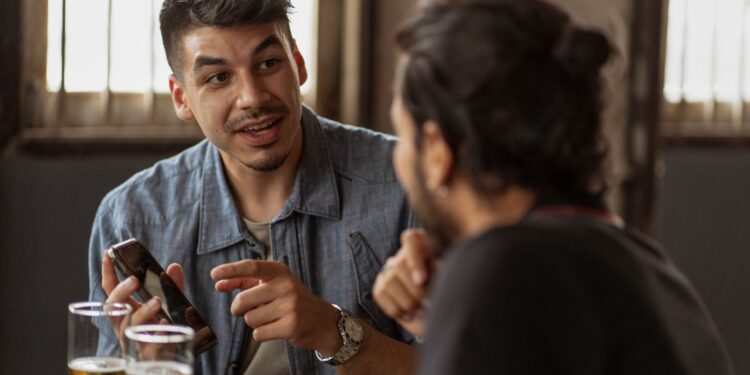 Dice psicología las personas conversan