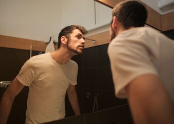 Dice psicología las personas hablan