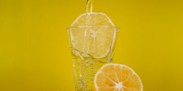 Mezclar cáscara limón bicarbonato sodio