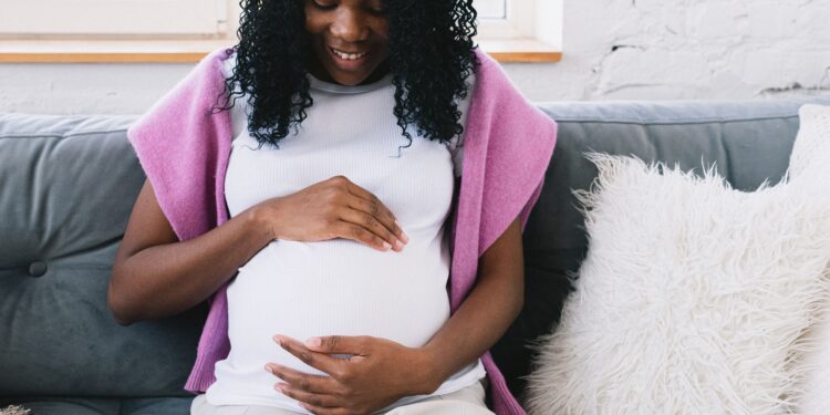 Alerta general para todas las mujeres embarazadas: un medicamento común durante el embarazo está asociado con alteraciones en los bebés