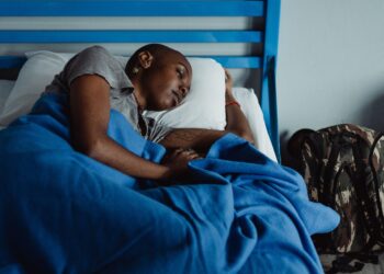 Ni a las 20:00 ni mucho menos a las 21:00: este es el horario adecuado para dormir, según la ciencia