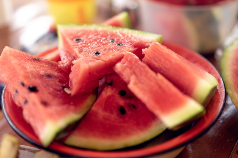 Si tienes una sandía en casa, tienes un tesoro: el truco de China que transforma la fruta en un sorbete sin necesidad de usar una licuadora