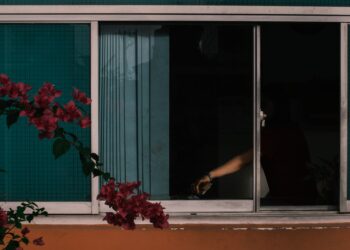 El reinado de las ventanas tradicionales llegó a su fin: la nueva tendencia de 2026 es más moderna y mejora la ventilación de la casa