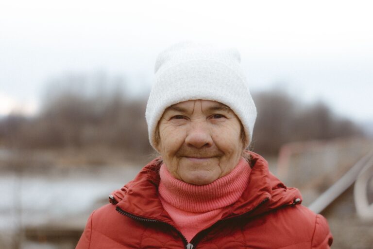 Los psicólogos coinciden: las personas nacidas entre 1945 y 1965 desarrollaron una mayor capacidad para gestionar sus emociones y priorizar lo que realmente importa después de vivir largos años de incertidumbre