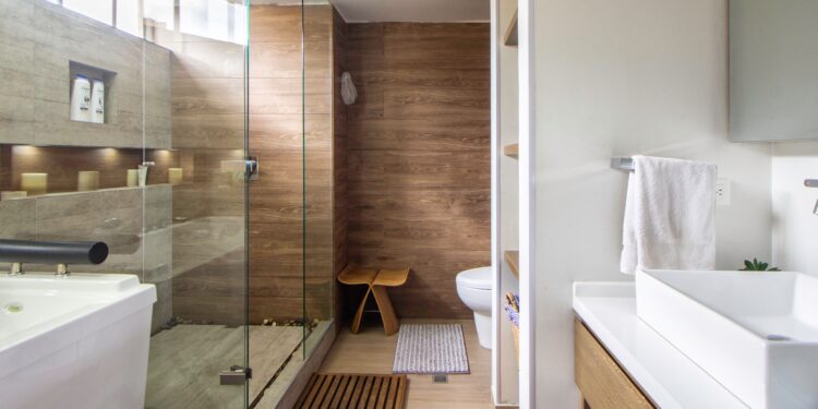 Adiós al baño tradicional como lo conocemos: la nueva tendencia de 2026 es más relajante, sensorial y elegante