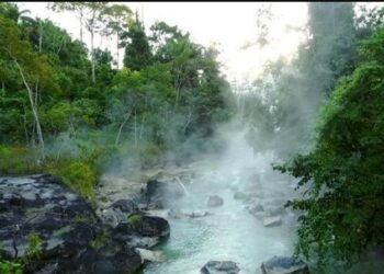 Mientras el agua hierve a 100 °C, este río alcanza una temperatura de 86 °C y las autoridades emiten una alerta