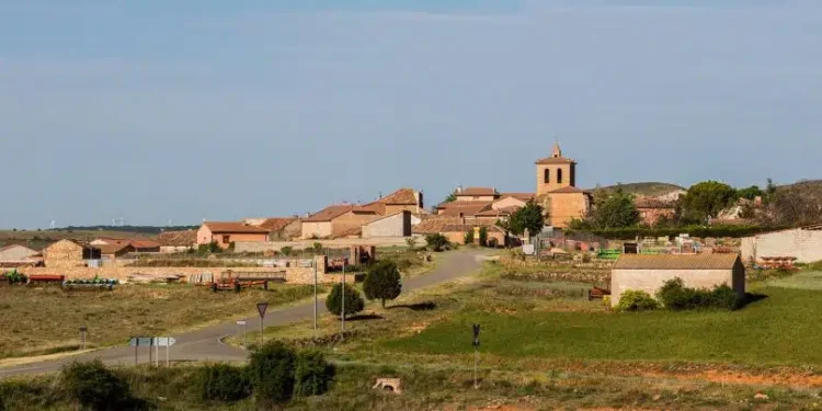 Una vía en España busca nuevos habitantes y ofrece casa gratis, trabajo y una vida tranquila en las montañas de Europa