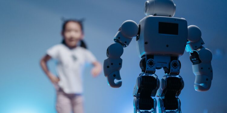 China acelera producción robots humanoides