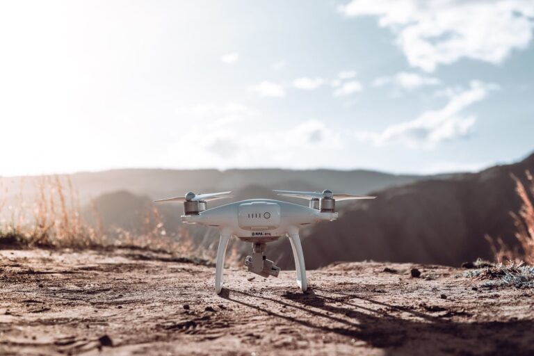 Científicos crean dron invisible casi