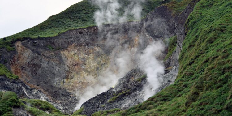 Científicos hacen descubrimiento inesperado volcán
