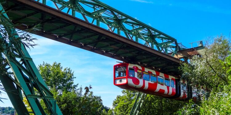 Construido tren volador alemania desafía