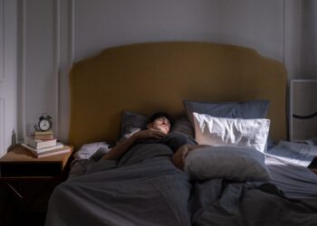 Dormir completa oscuridad mejora salud