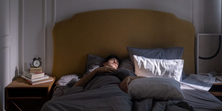 Dormir completa oscuridad mejora salud