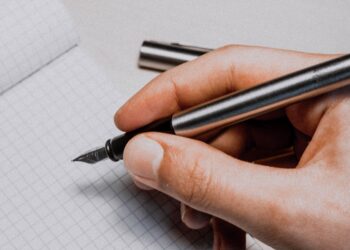 Las personas que no tienen una letra bonita pueden pensar más rápido que las demás, según la psicología