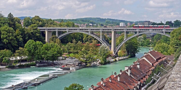 Suiza los trabajadores utilizan río