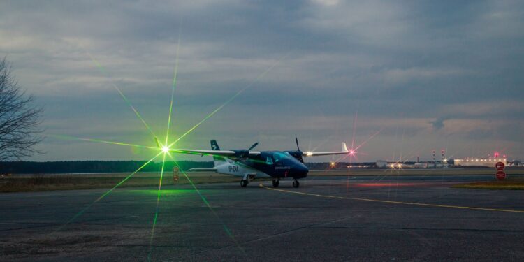 Razón los aviones tienen luces