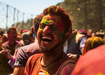 Felicidad alcanza cuando uno piensa