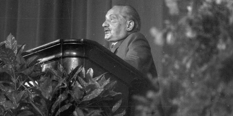 Martin heidegger filósofo advirtió verdadero
