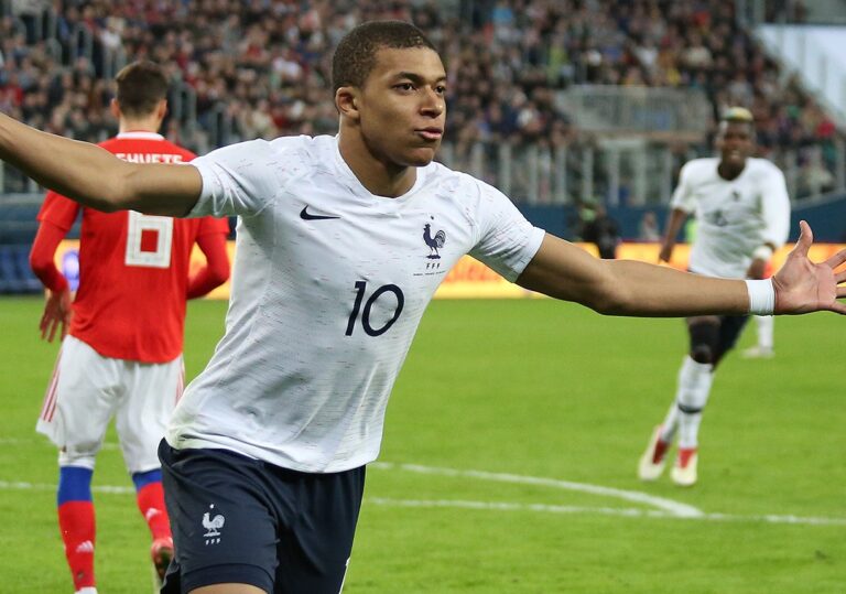 Mbappé rechazó millones eligió equipo