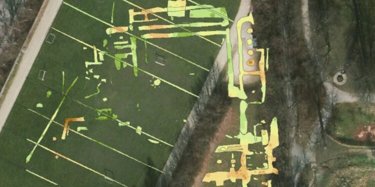 Satélites descubren convento bajo campo