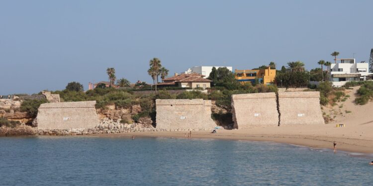 Está construyendo una muralla kilómetros