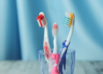 Tienes cepillos dientes viejos casa