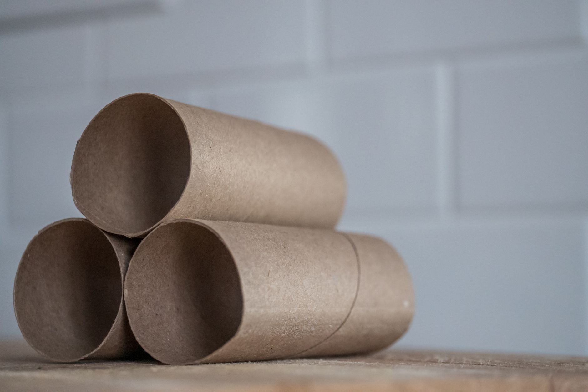 Si tienes rollos de cartón en casa, tienes un tesoro: 3 ideas finlandesas para reutilizarlos