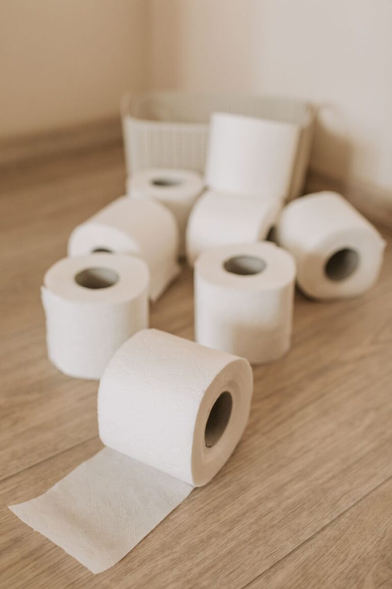 Tienes rollos papel higiénico casa