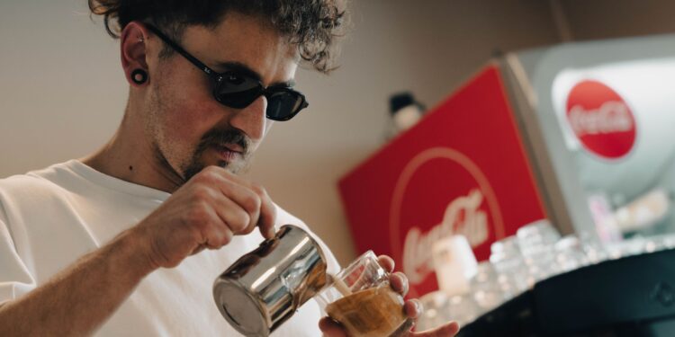 Tomar café realizar las actividades