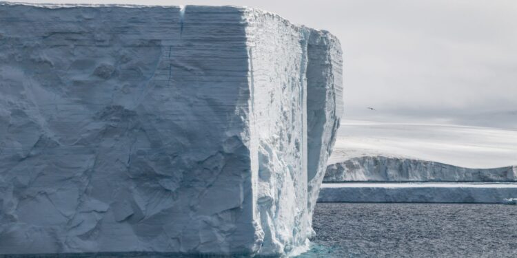Iceberg kilómetros cuadrados aparece deriva