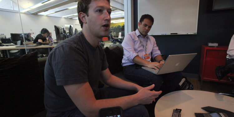 Zuckerberg acostó con mucho dinero