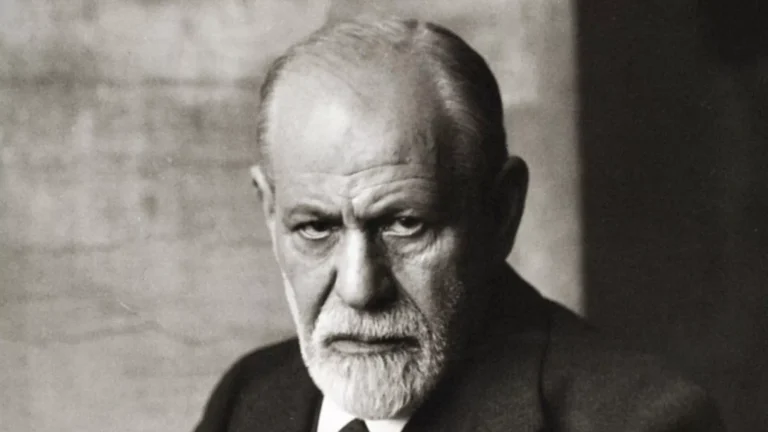 Sigmund Freud: "Estamos hechos de carne, pero tenemos que vivir como si fuéramos de hierro"
