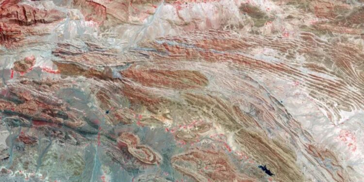 NASA observa la India desde el espacio y descubre una mancha roja que se extiende