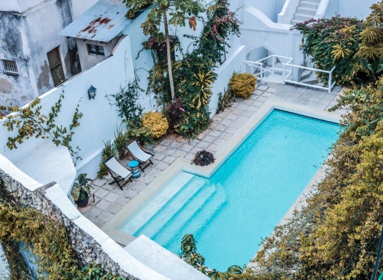 Adiós a las piscinas tradicionales como las conocemos: la nueva tendencia para las casas en 2027 cuesta mucho menos