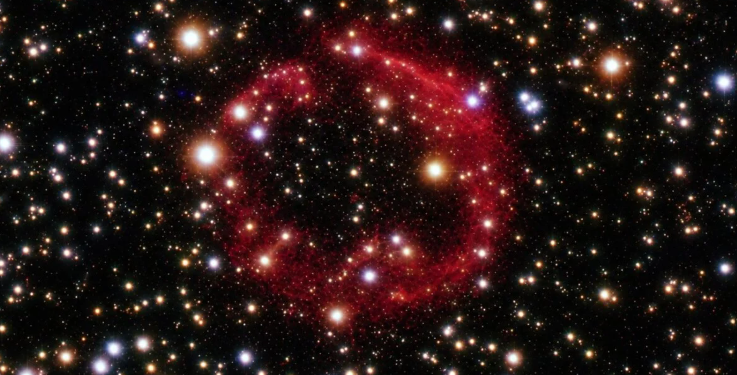 Una estrella moribunda parece volver a la vida e intriga a los científicos